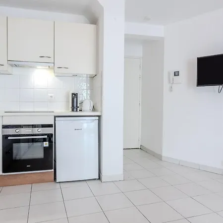 L'ensoleillé à 100m De La *