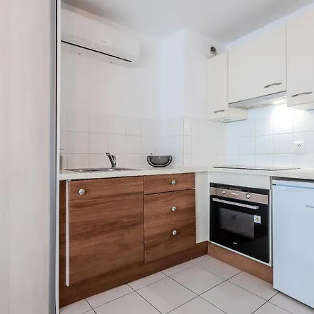 L'ensoleille A 100m De La * سانت ماكسيم